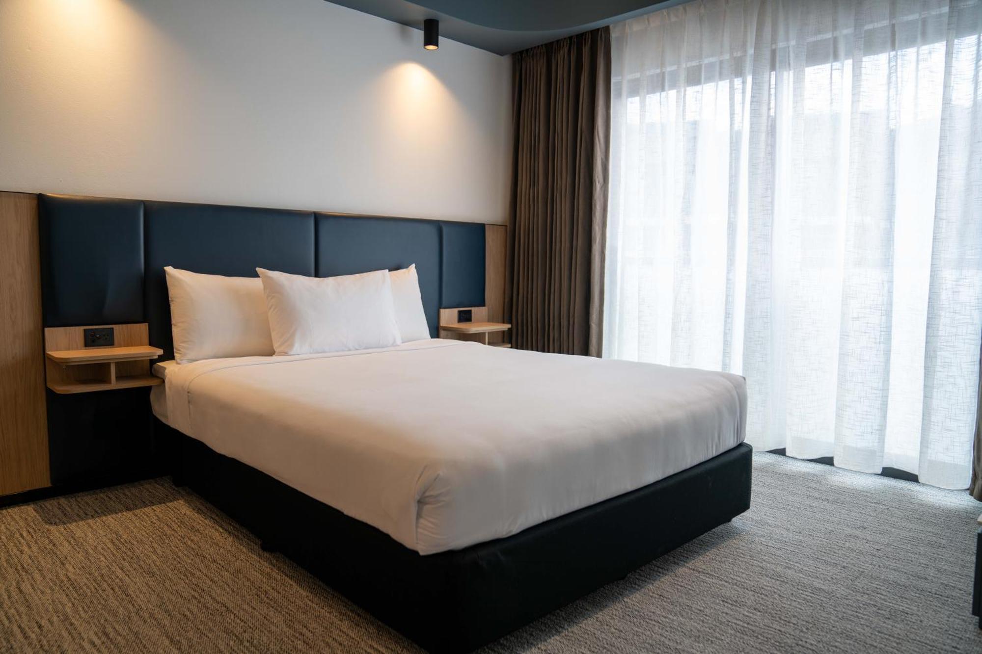 Value Suites Penrith Exterior foto